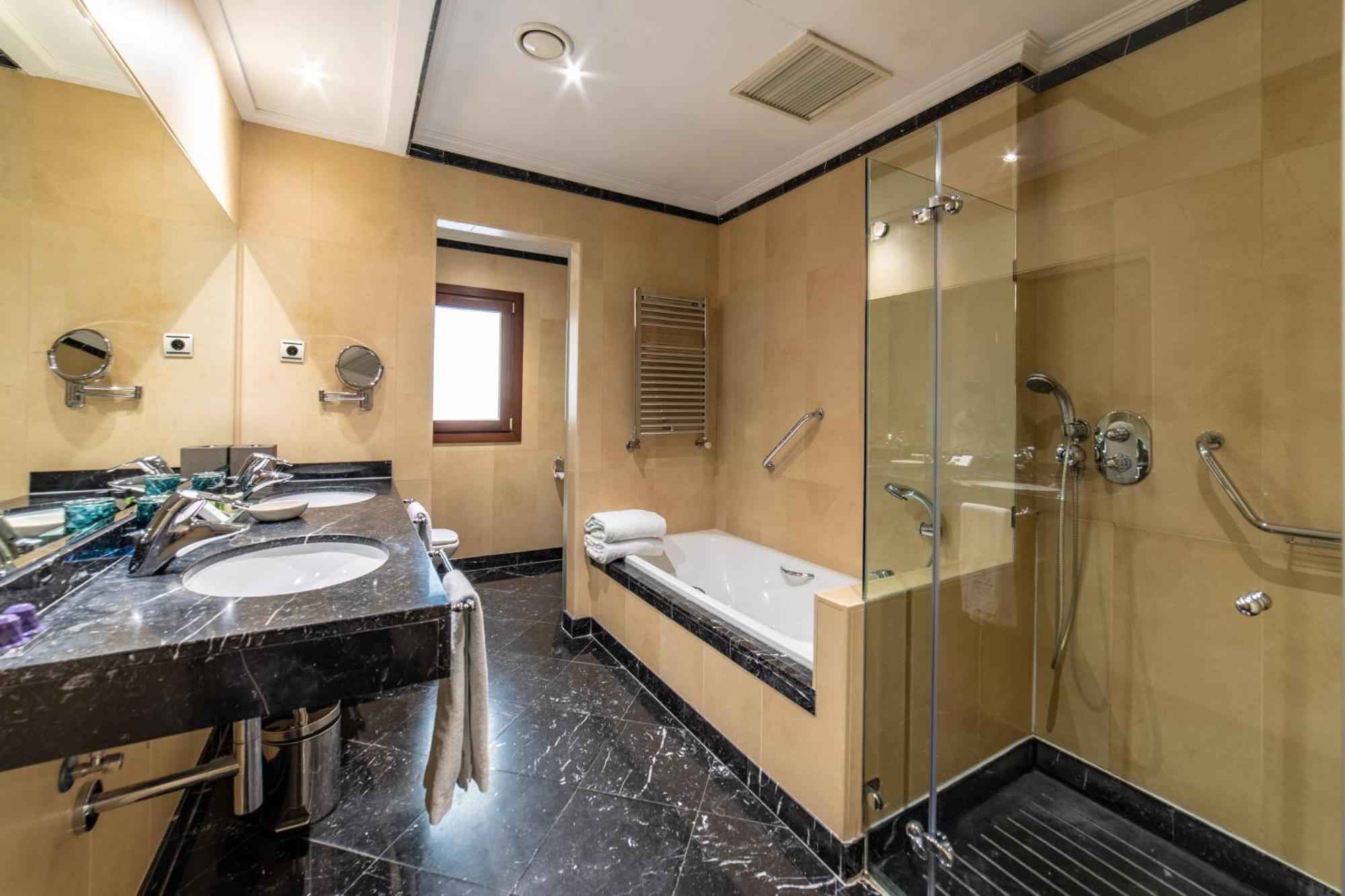 Eugenia De Montijo, Autograph Collection Hotel 5*